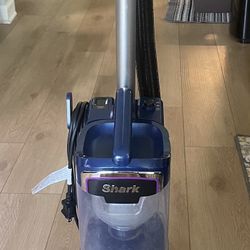 SHARK DUO CLEAN DETECT VACUUM CLEANER