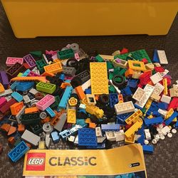 Lego Classic 10696 Medium Creative Brick Box 100 Complete With Instructions for Sale in Suprstitn Mountain AZ OfferUp