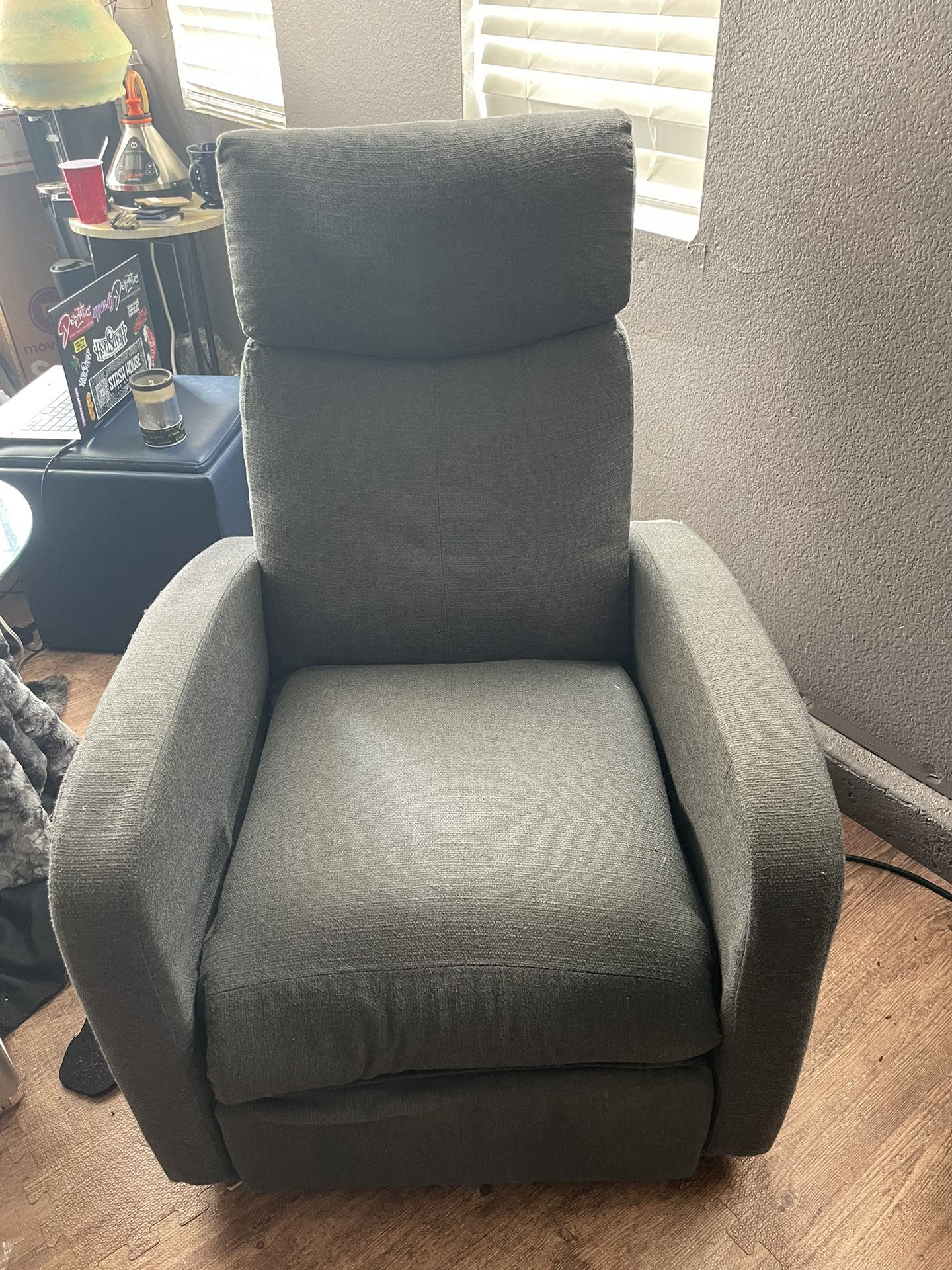 Fully Reclining Chair