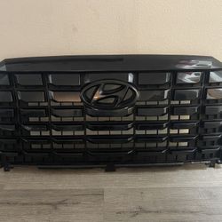 Front Grill Hyundai Palisade 2023-2024. OEM. Good condition.