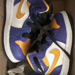 Jordan 1 Mid Toddler Size 4