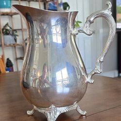 Vintage Wm Rogers #817 Silver Plated Beverage Water Pitcher with Ice Guard