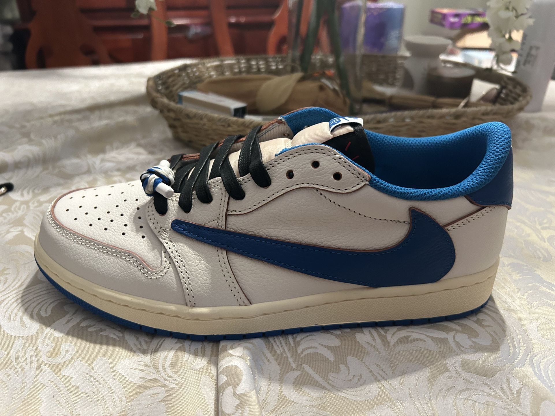 Travis Scott Retro Size 9
