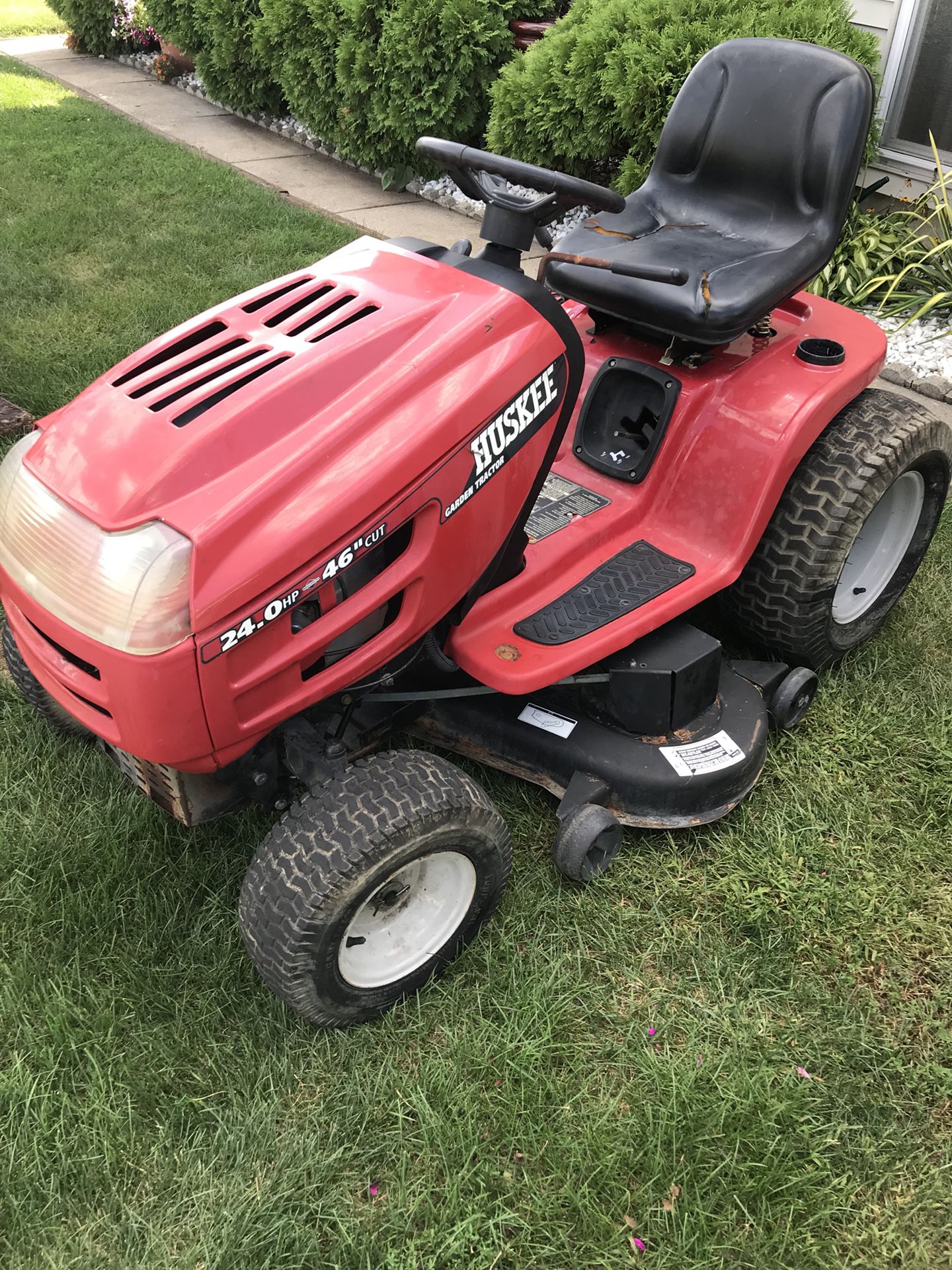 Huskee riding mower. 24 hp brigss engine.46 Inc deck.one owner mower only 420 hours work runs like new