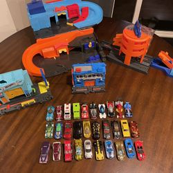Hot Wheels Set Lot with 30 Cars