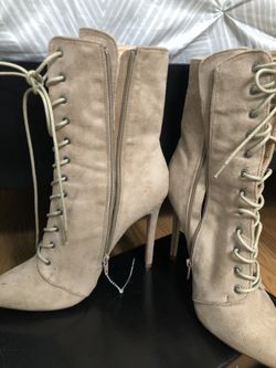 Size 8.5 boot heels