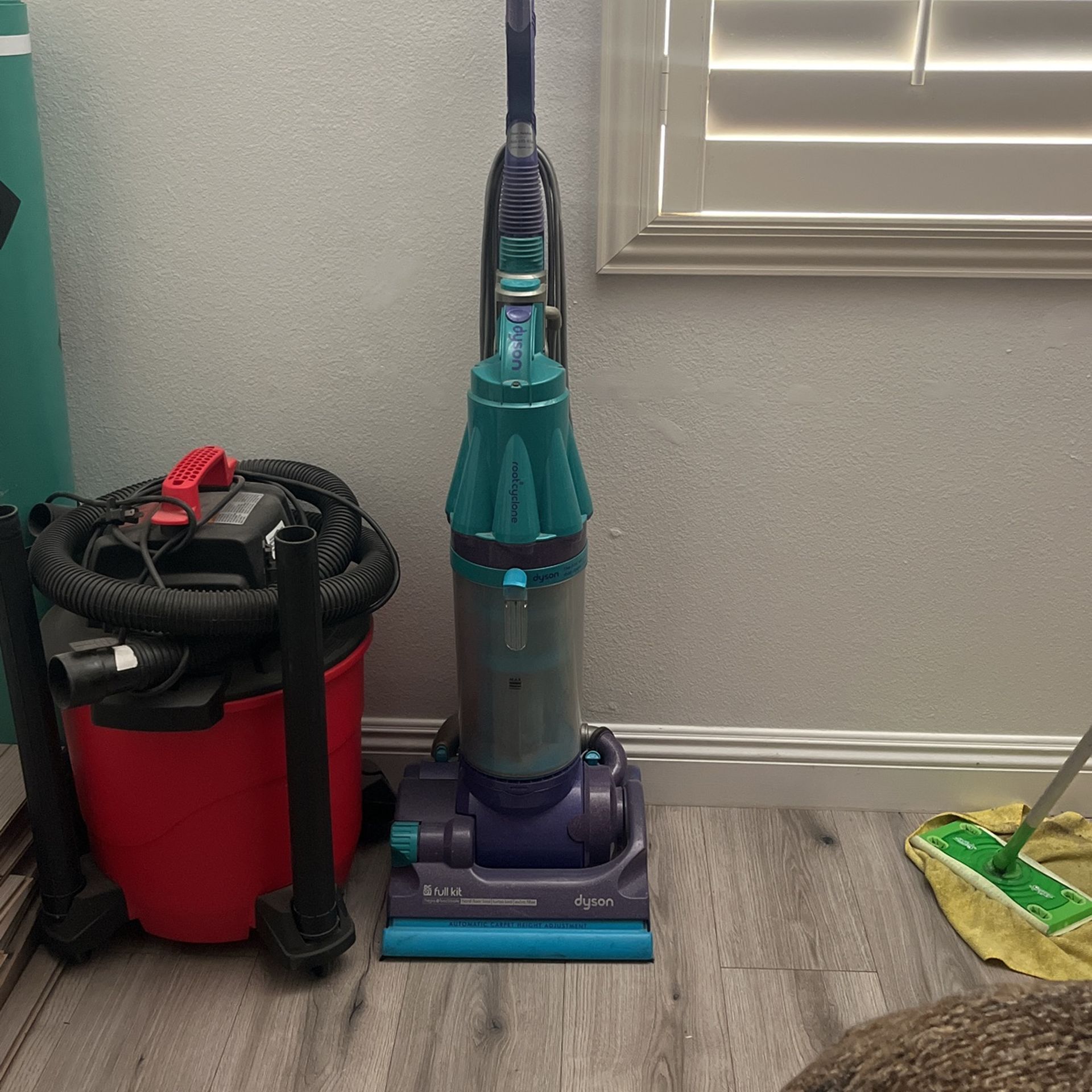 Dyson Full Kit Root Cyclone Vacuum