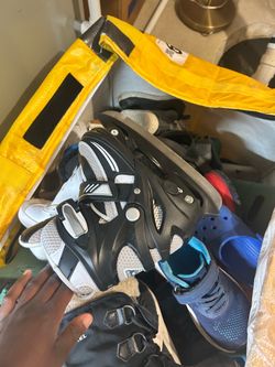 Assorted shoes