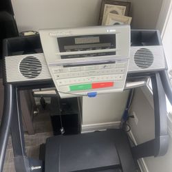 Treadmill - Nordictrack  E3200