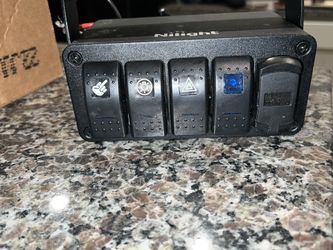 Rocker Switch With Voltage UMeter I