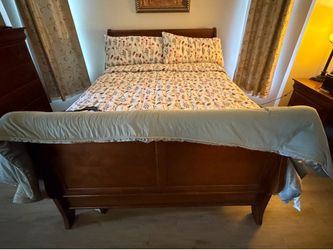 Queen Size Sleigh Bed with Mattress