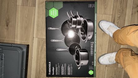 POTS AND PANS SET / HENCKELS paradigm