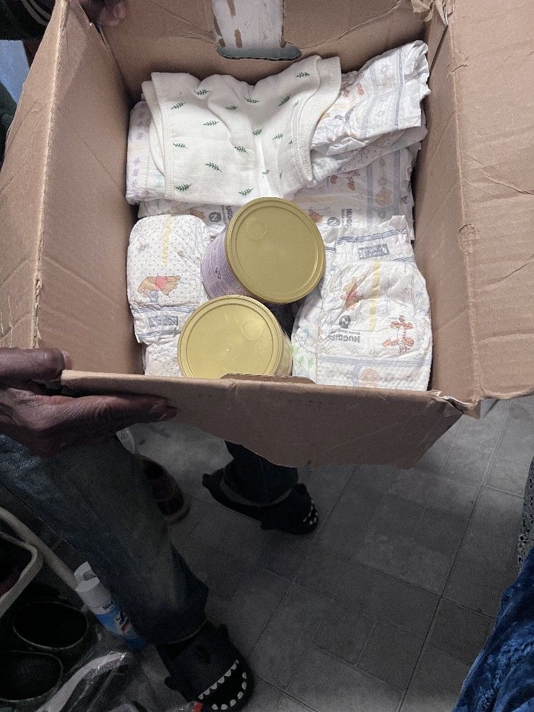 Newborn Formula Milk And Pampers