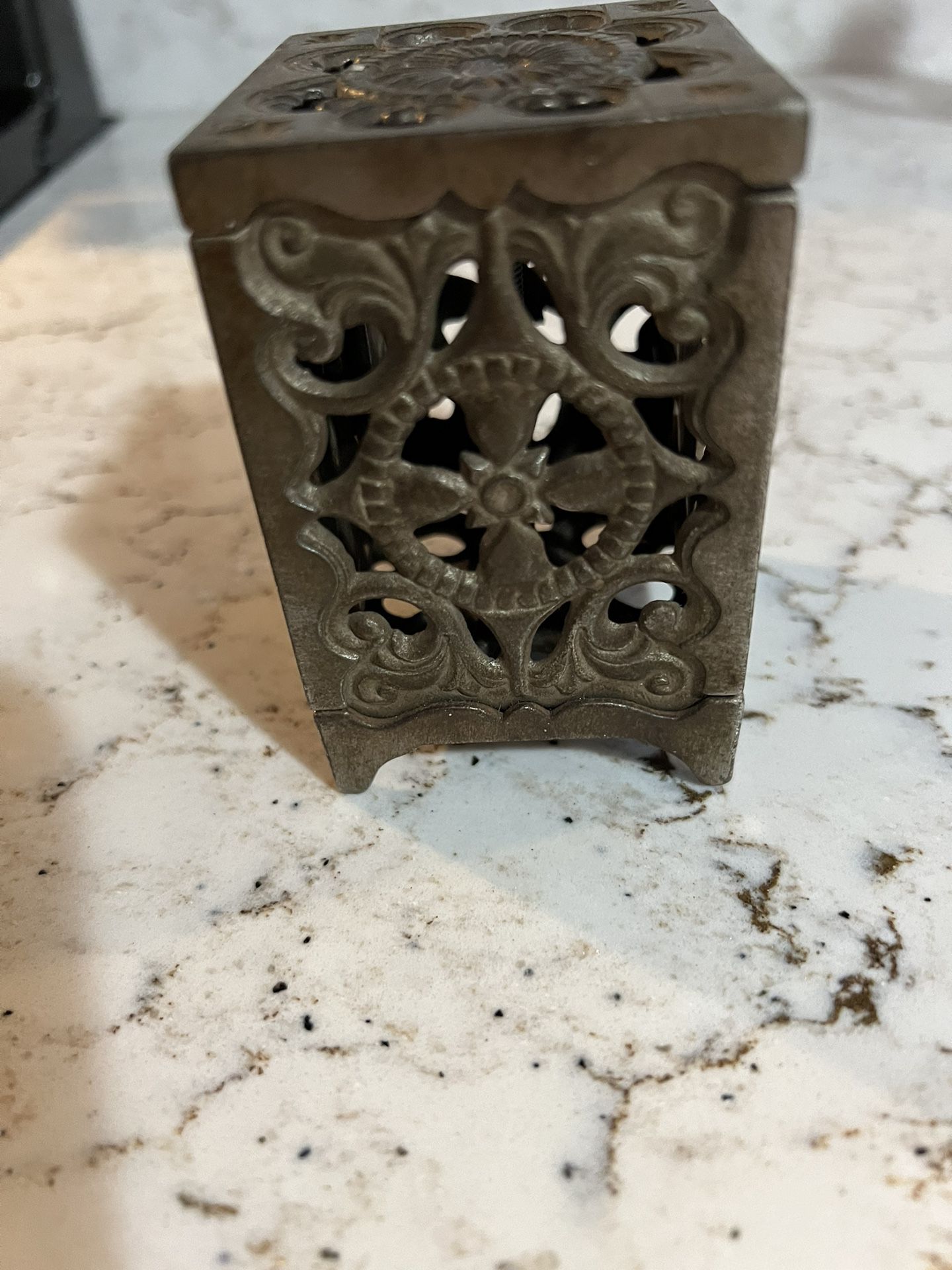 Antique Cast Iron Coin Bank Early 1900s Filigree No Key
