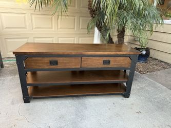 Bayside Furnishings 3-in-1 TV Console - Excellent Condition - 60"