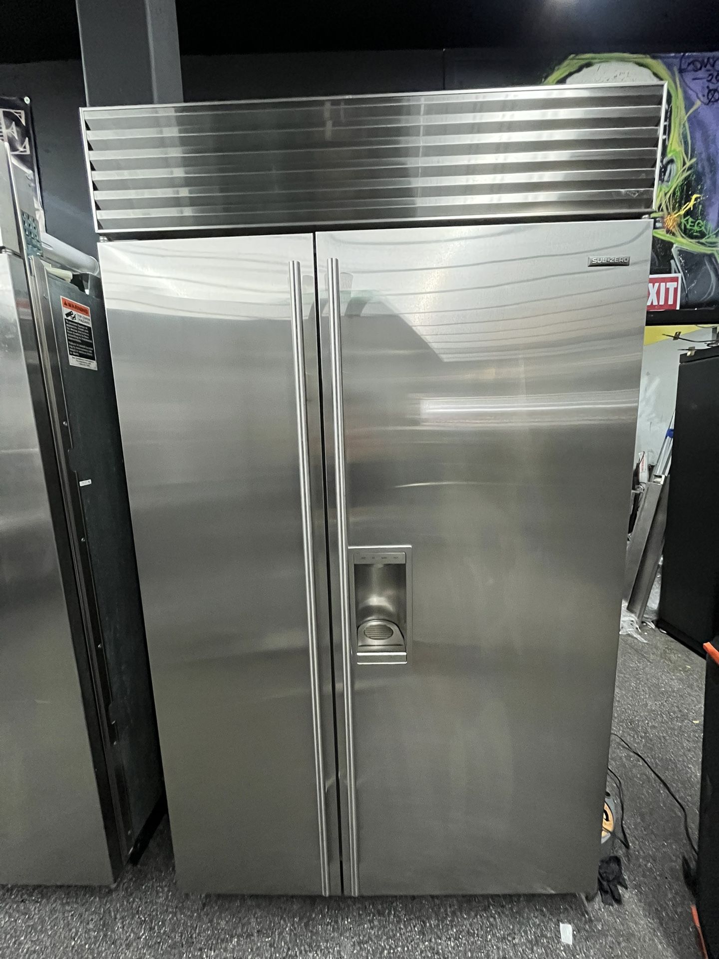 SubZero 48” Built In Stainless Steel Refrigerator Ice & Water 2022 Model