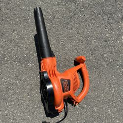 Black & Decker Electric leaf Blower With Attachments 