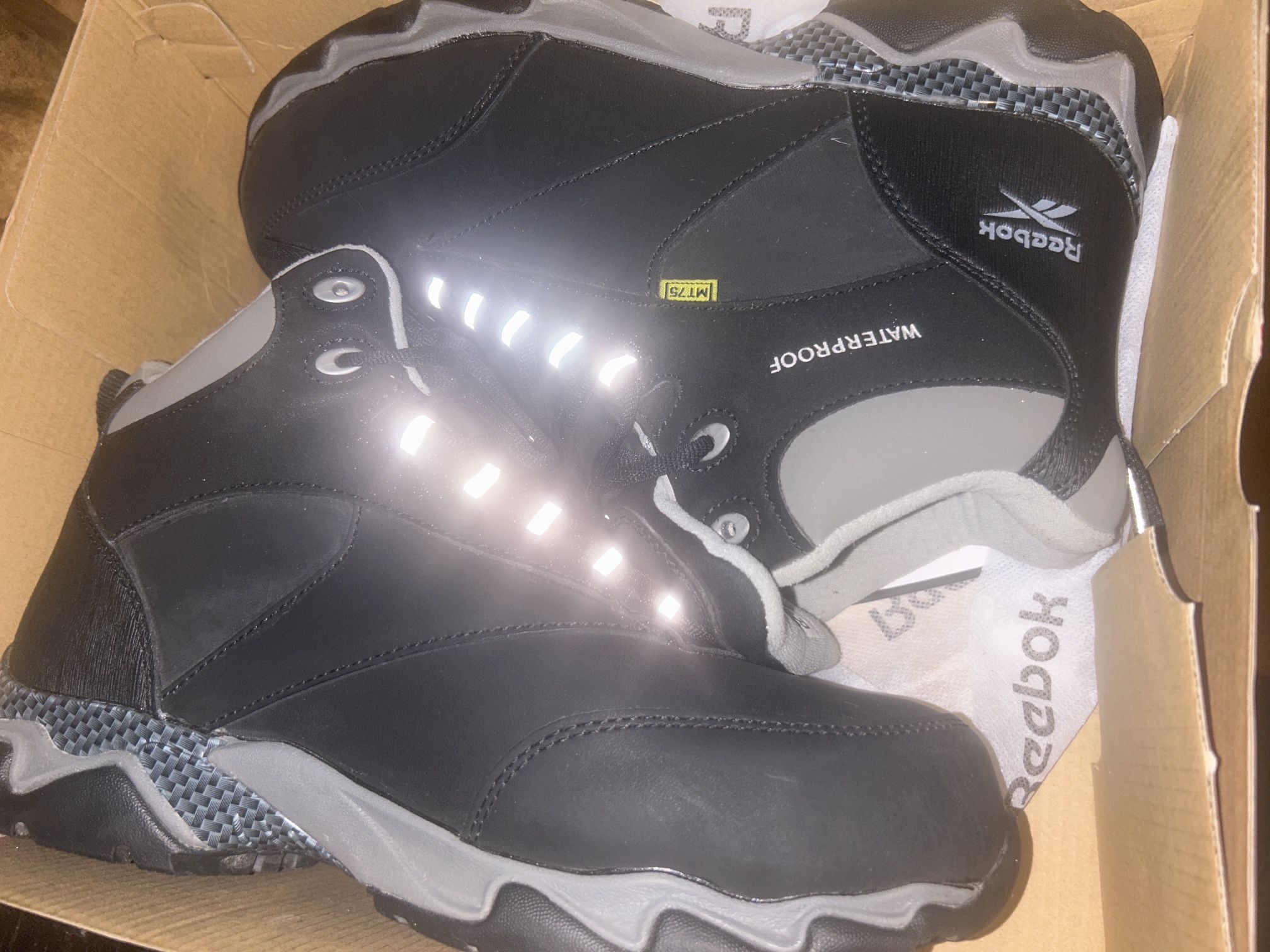 Reebok Beamer Waterproof Work Boots – Like New (Size 9.5