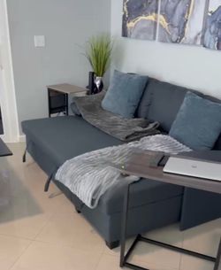 Sleeper Sofa w/ Storage Chaise – Like New 🔥
