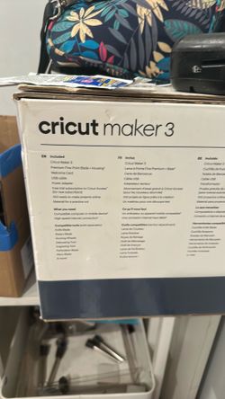 Cricut maker 3 with white table