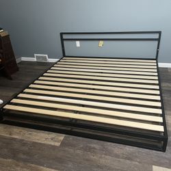 King Size Modern Black Metal Bed Frame – Wood Slats Included
