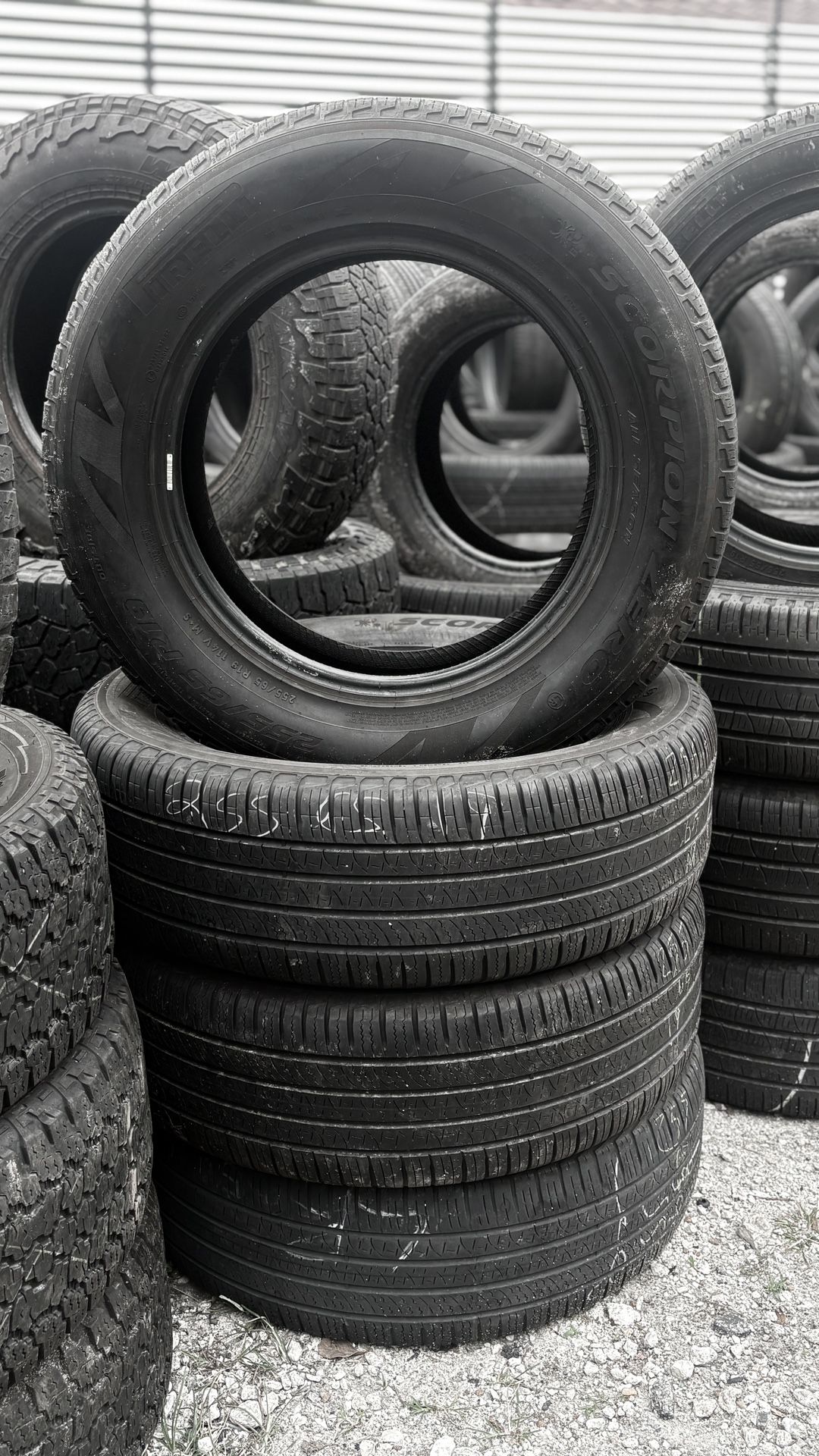 (Used) Pirelli Scorpion Zero All Season - 255/65R19