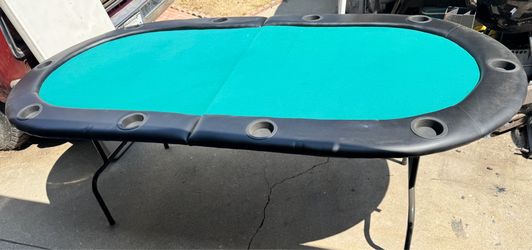 Folding poker table