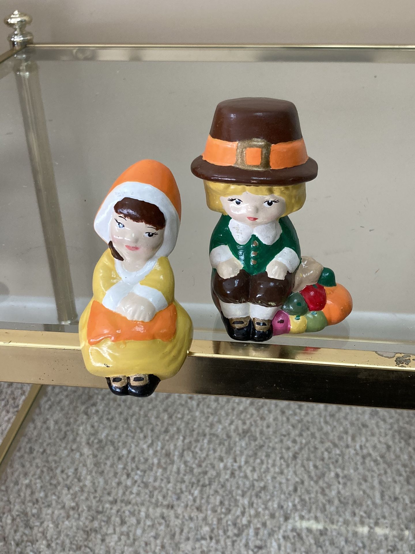 Thanksgiving boy and girl pilgrim