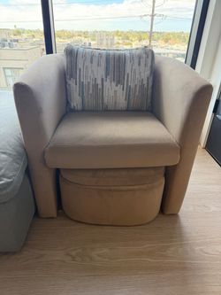 Kyah Velvet Armchair with Ottoman ( Pack of 2) Like New, Brown – Los Angeles, CA