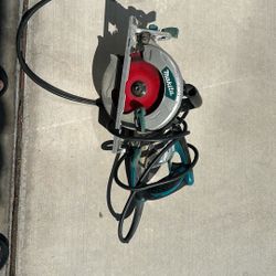 Saw Makita