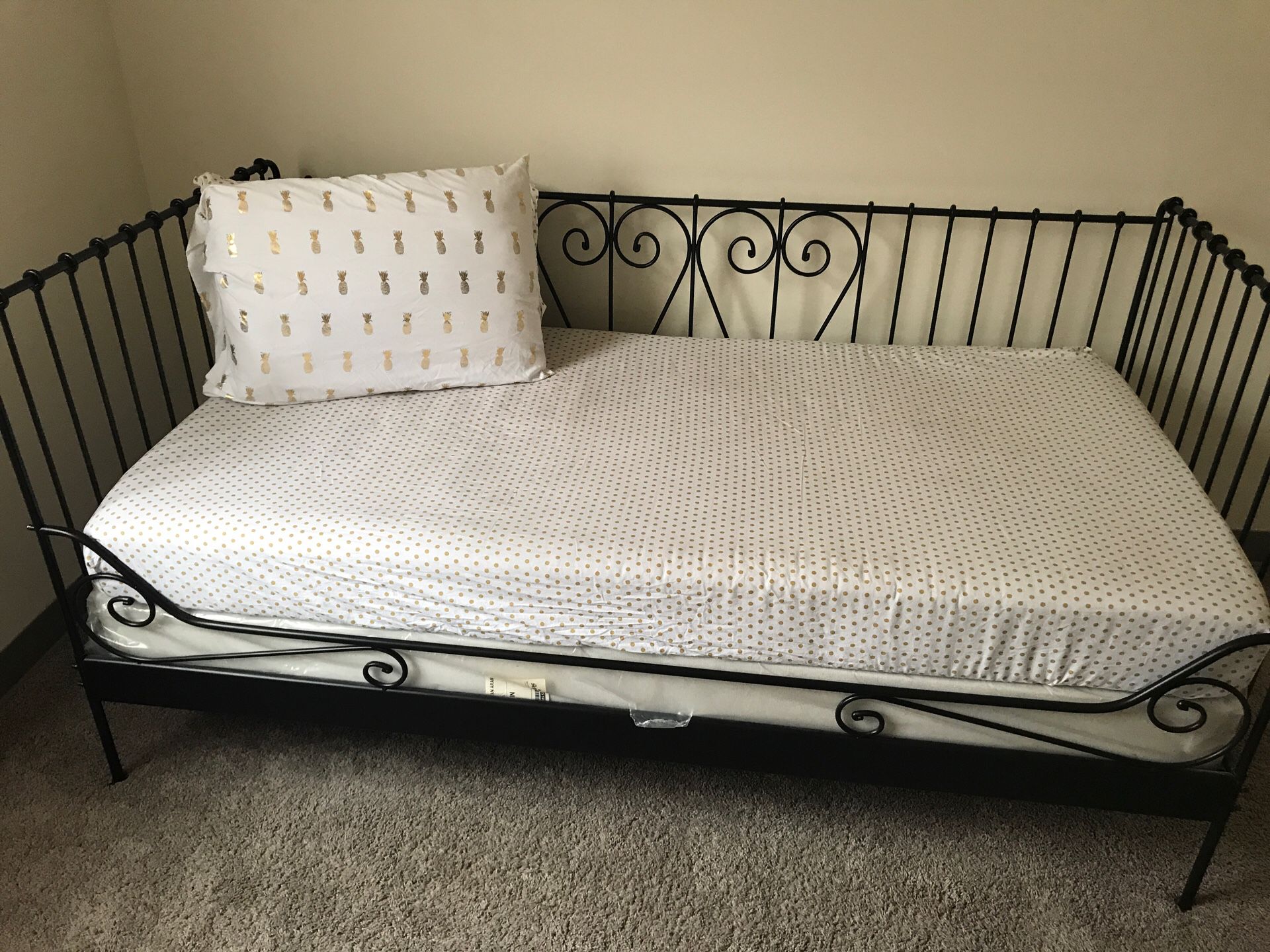 2 Twin XL iron day bed