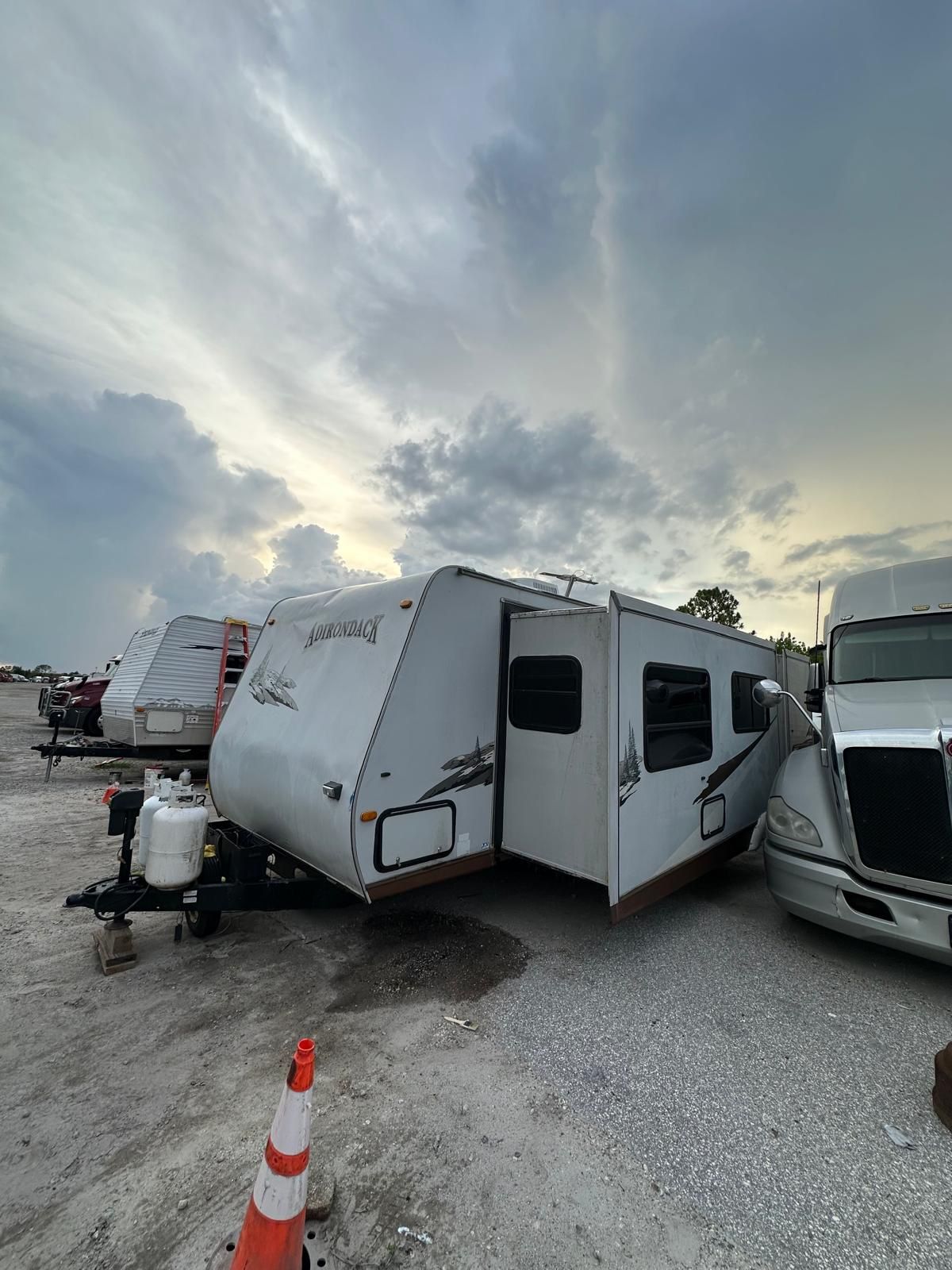 Rv Camper Adirondack 30ft