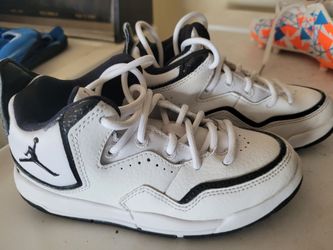 Jordan kids tennis shoes size 11c