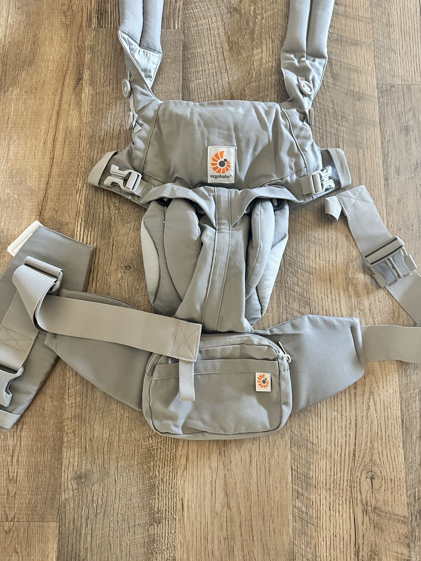 Ergobaby 360 Carrier- Like New!