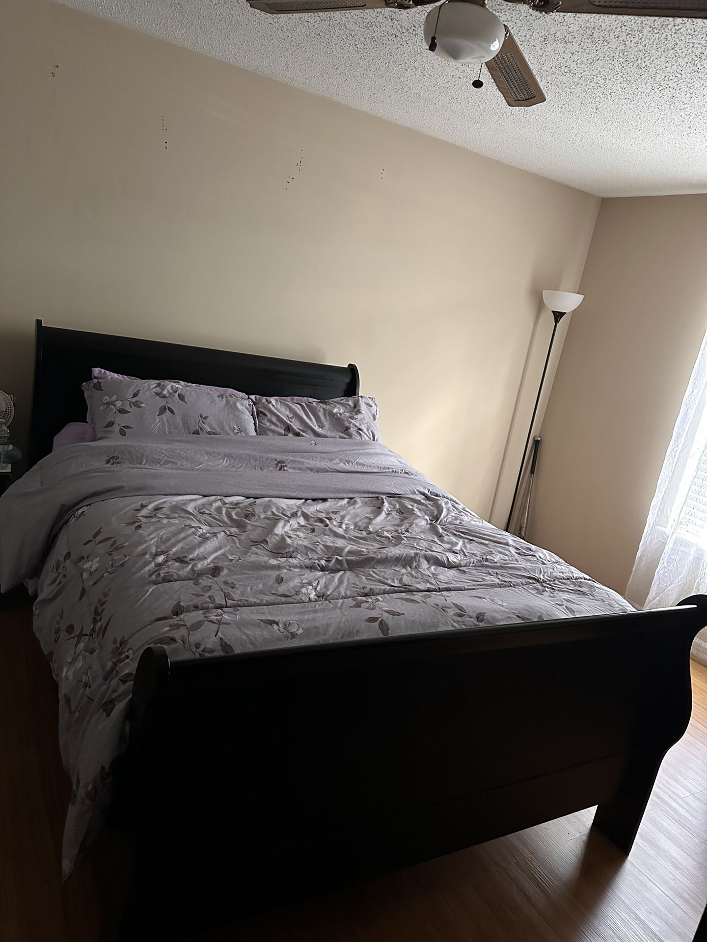 Queen Size Bed With Mattress And Box Spring