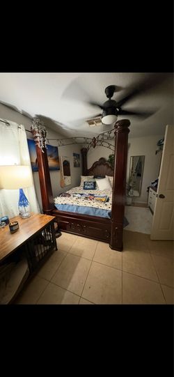 Queen size wood bed frame