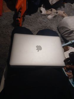 Apple Mac Book