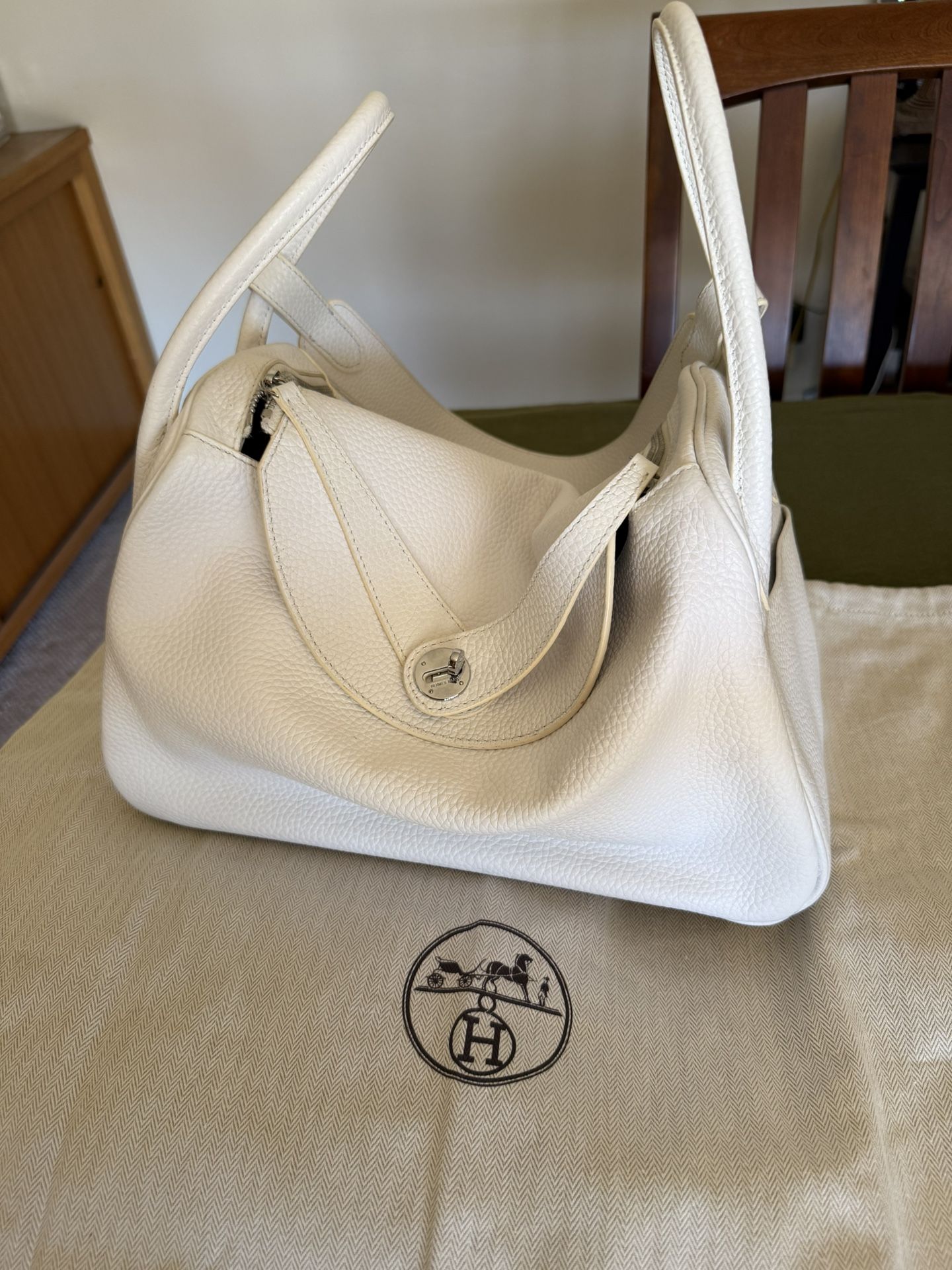 White Hermès Lindy 34 Handbag Real leather With Dust Cover– Good Condition