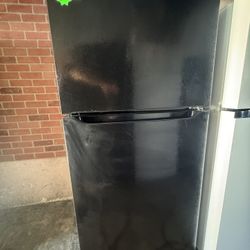 New Open Frigidaire Black 18cf