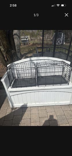 Pet crates (3) 1 med. 2 small $ 15