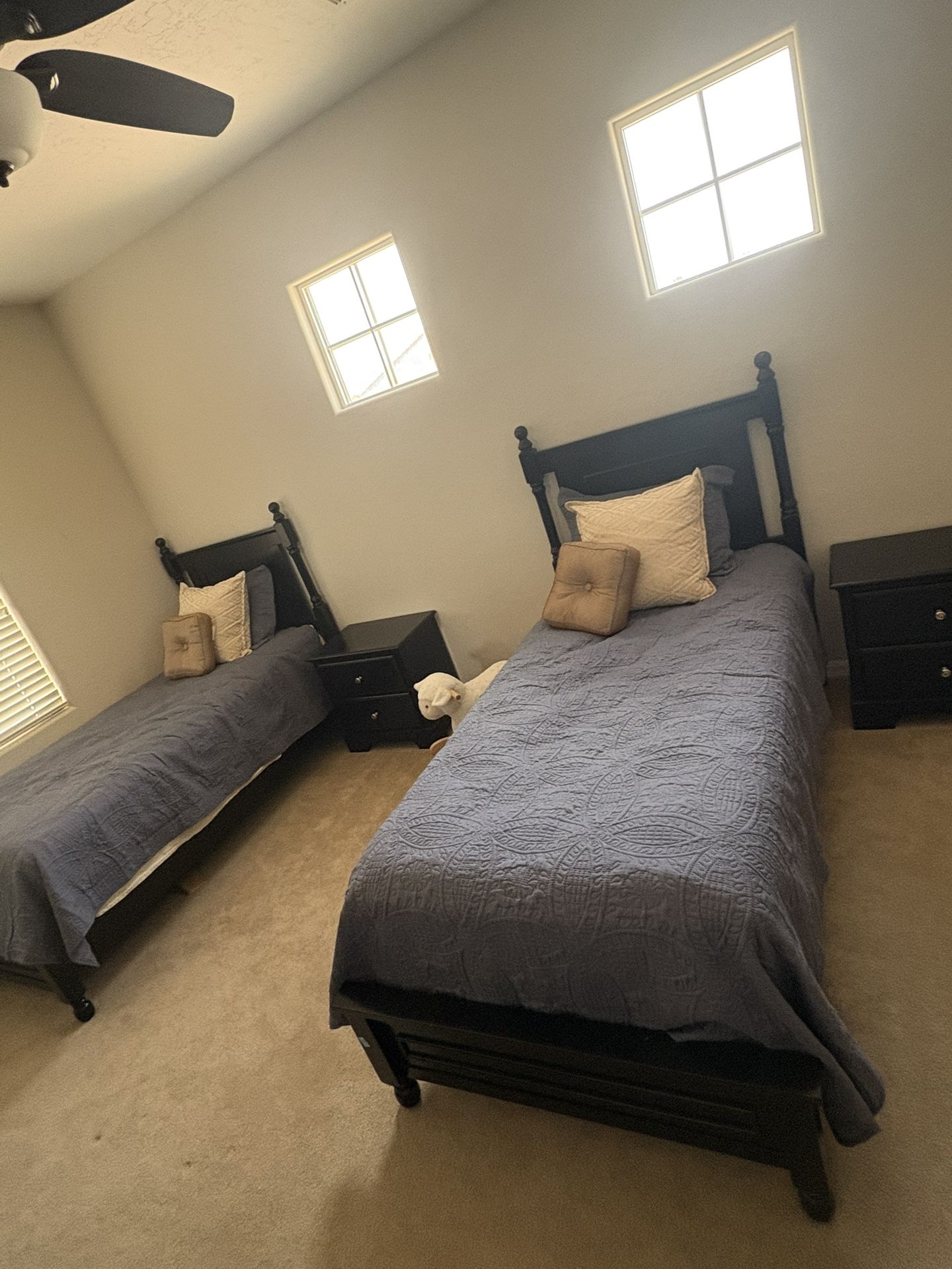 Full Bedroom Set - Twin Beds (2), Nightstands (2) and Dresser with Mirror