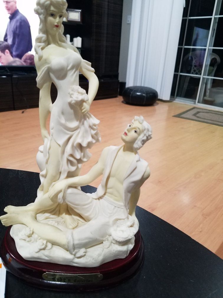 Very nice rare Ruby's collection statue