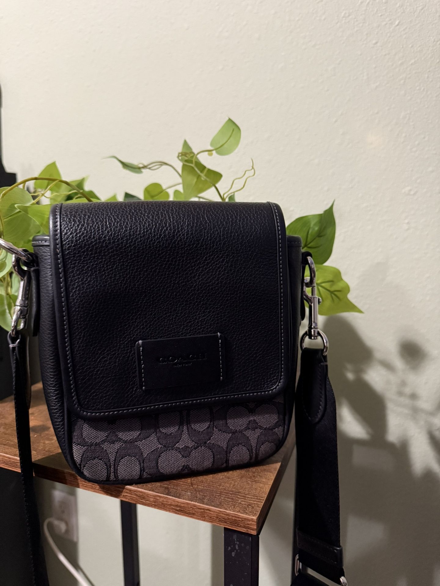 Coach Lucas Crossbody In Signature Jacquard
