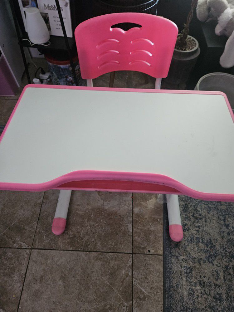  Pink Height Adjustable Children's Desk and Chair