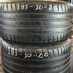 Michelin Pilot Sport 4s 285/30ZR20 tires