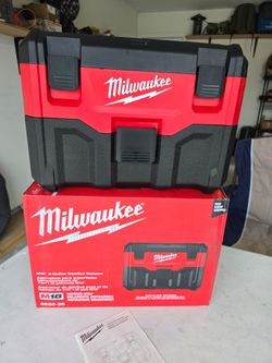 🔥$100 PRICE IS FIRM, NO NEGOTIABLE 🔥 Milwaukee M18 18-Volt 2 Gal. Lithium-Ion Cordless Wet/Dry Vacuum (Vacuum-Only)