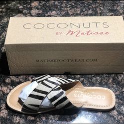 Beach Xband Slide Sandals Women in original box Size7M 