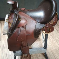 Australian Saddle Size14.5