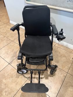 Electric wheelchair