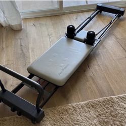 Pilates Machine 